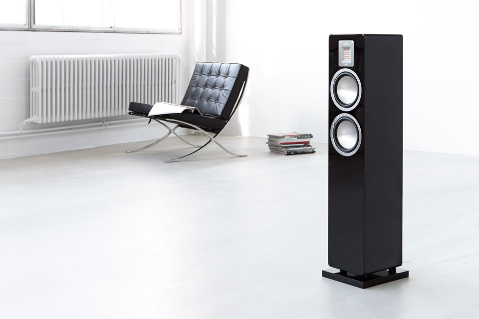 Audiovector QR 3 floorstanding speaker, wood veneer, walnut