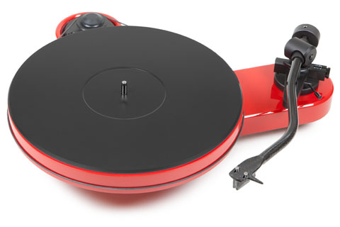 Pro-Ject RPM 3 Carbon recordplayer with carbon tonearm and Ortofon 2M-Silver cartridge, red high gloss