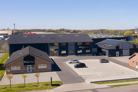 AV-Connection er en moderne netbutik med et kæmpe udvalg og lager inden for Hi-Fi og hjemmebiograf, samt professionelt AV udstyr, kabler og tilbehør til stærke priser.<br>
<br>
Med vores solide erfaring siden år 2000 og teknisk stærke salgs- og support team, er du altid sikret et højt service niveau, når du handler hos AV-Connection.