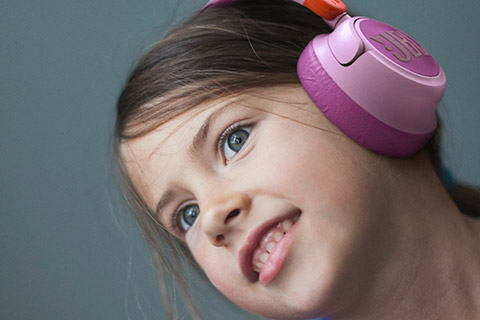 JBL JR460NC on-ear headphones, lifestyle