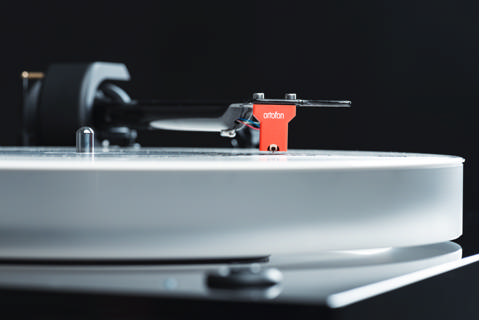 Pro-Ject X2 B record player with balanced XLR output - White lifestyle