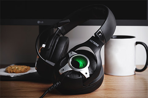 Meters Level Up gaming headset