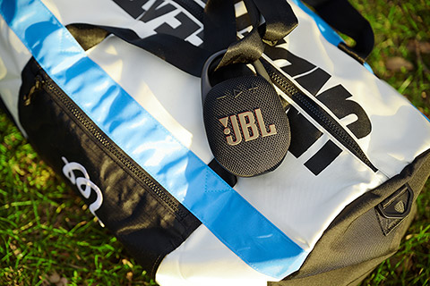 JBL Clip 5 bluetooth højttaler - Lifestyle