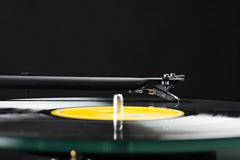 Pro-Ject T1 turntable, black high gloss