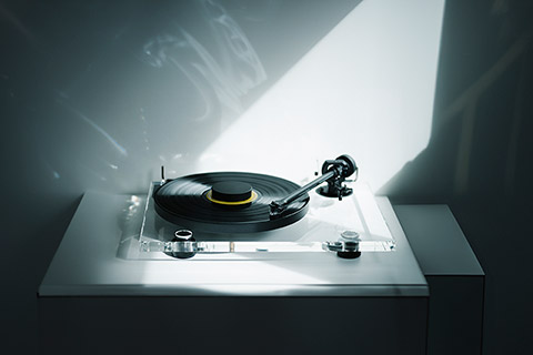 XA - B turntable- Lifestyle, Transparent