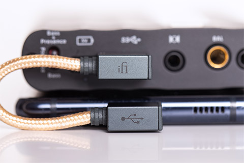 USB-C OTG kabel 90° vinkel - Lifestyle