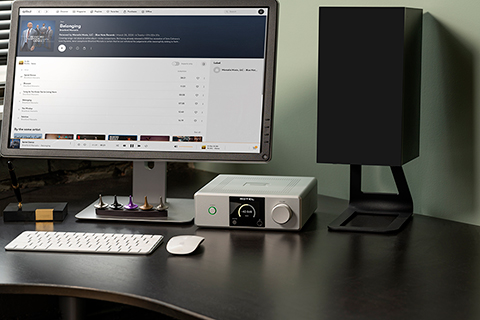 Rotel DX-5 Integrated Amplifier - Lifestyle