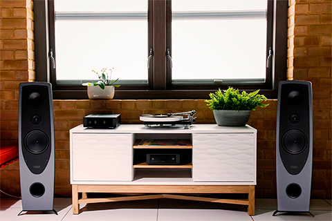 Rega Aya floor loudspeaker - Lifestyle