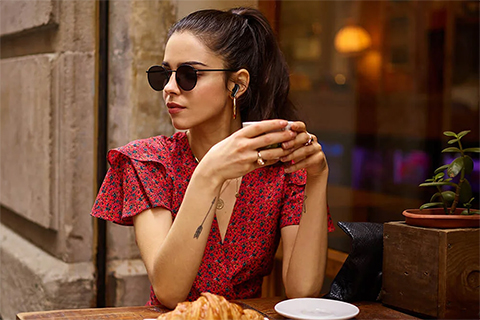 Happy Plugs Joy In-Ear Wireless - Lifestyle