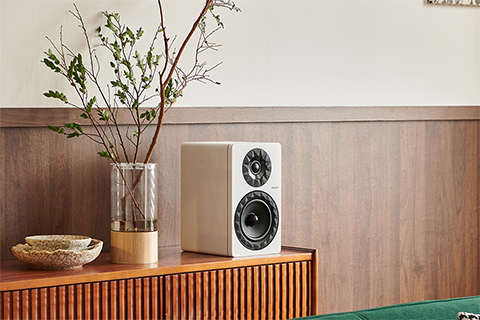 Elipson Prestige Facet II 6B, bookshelf speakers - Lifestyle