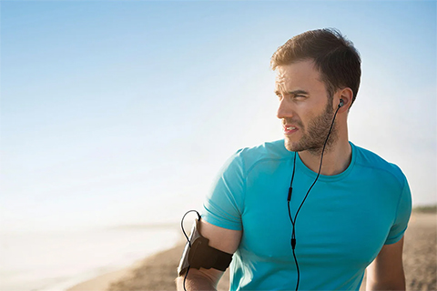 Mixx Soundport wired in-ear headphones - Lifestyle