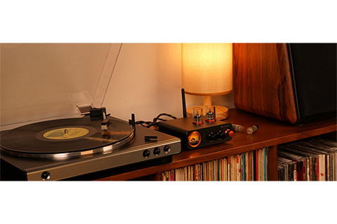 Fosi Audio MC351 Integrated Amp (DAC) - Lifestyle