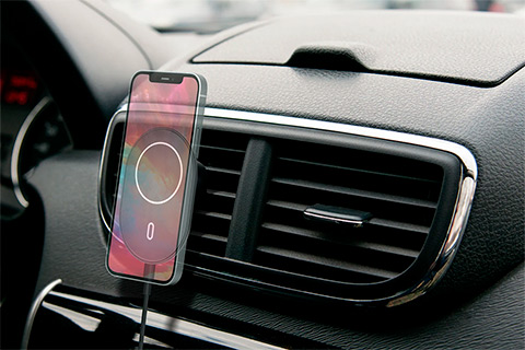 Wireless Car Charger, Apple Magnet, Two Holders