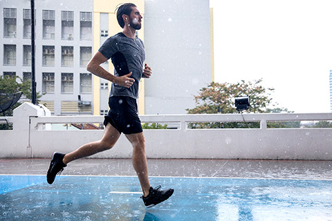 JBL Endurance RUN 3 in-ear Headphones - Lifestyle