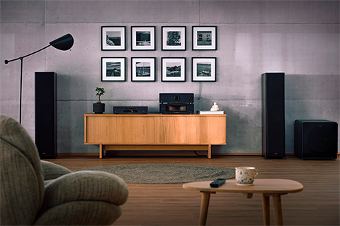 Onkyo Icon M-80 Power Amplifier - Lifestyle