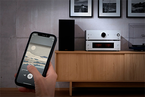 Onkyo Icon M-80 Power Amplifier - Lifestyle