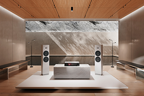 HiFi Rose Rose RS451 Streamer with Headphone Amplifier - Lifestyle