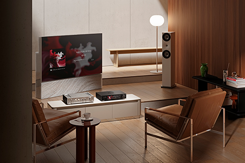 HiFi Rose Rose RS451 Streamer with Headphone Amplifier - Lifestyle