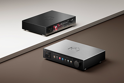 HiFi Rose Rose RS451 Streamer with Headphone Amplifier - Lifestyle