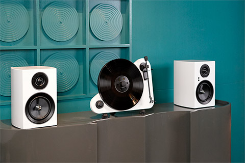 Jamo C707PA Compact Speakers (BT - HDMI) - Lifestyle