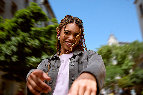 JBL Soundgear Clips on-ear headphones - Lifestyle