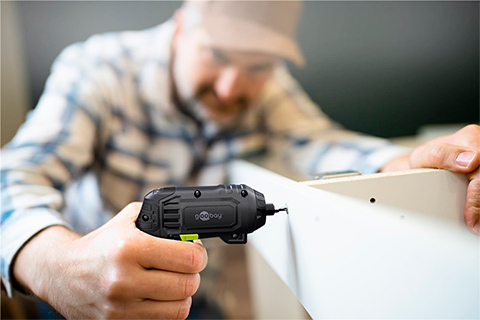 4-in-1 Mini Cordless Screwdriver Set - 35 Pcs - Lifestyle