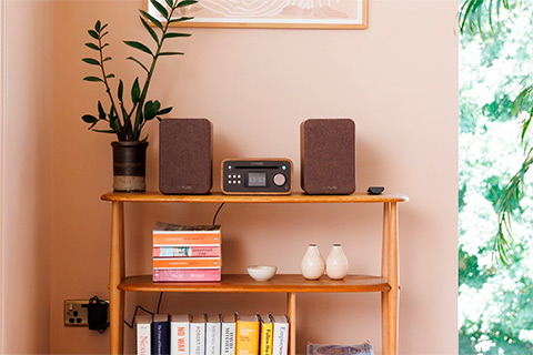 Pure Classic Stereo Mini System (FM/DAB+, Internet Radio , CD, BT) - Walnut - Lifestyle