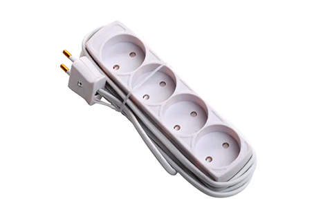 230V 4-stikdåse uden jord, hvid