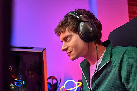 Sennheiser HD 620 S Headphones - Lifestyle