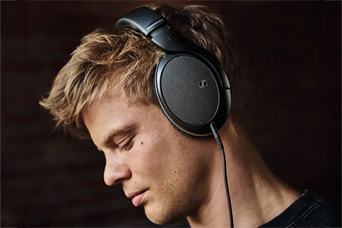 Sennheiser HD 550 Headphones - Lifestyle