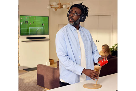 Sennheiser RS 275 Wireless TV headphones - Lifestyle