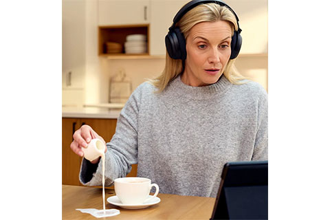 Sennheiser RS 275 Wireless TV headphones - Lifestyle