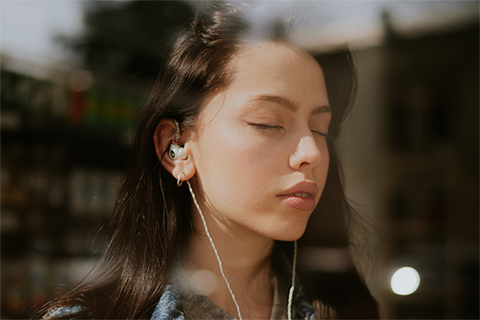 Meze Audio Alba In-Ear Earphones - Lifestyle