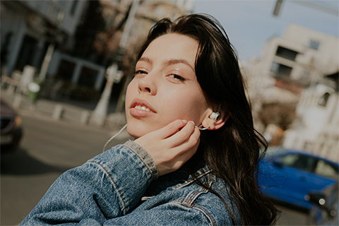 Meze Audio Alba In-Ear Earphones - Lifestyle