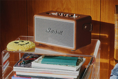 Marshall Kilburn III Bluetooth Speaker - Brown - Lifestyle