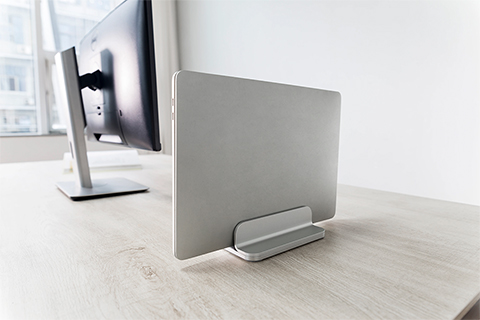 Laptop holder (11 - 17) - Lifestyle