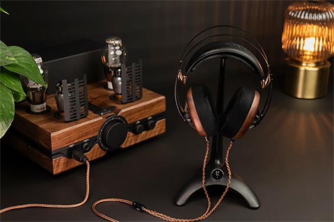Manta Headphone Stand | Black