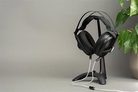 Meze Audio Manta Headphone Stand | Black