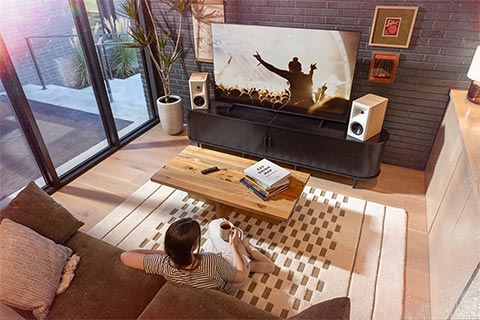 Klipsch The Fives II Powered Monitor - Oak - Lifestyle