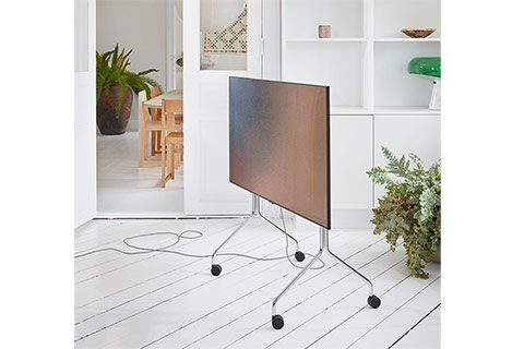 Pedestal Moon Rollin´ TV stand with wheels - Lifestyle