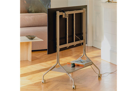 Pedestal Moon Rollin´ TV stand with wheels - Lifestyle