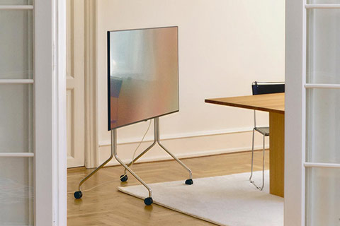 Pedestal Moon Rollin´ Tall TV stand with wheels - Lifestyle