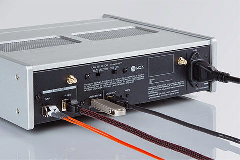 Teac NT-507T Digital network transport - Silver - Lifestyle