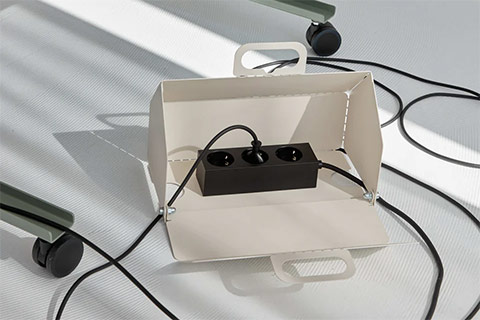 Pedestal Cable House - Lifestyle
