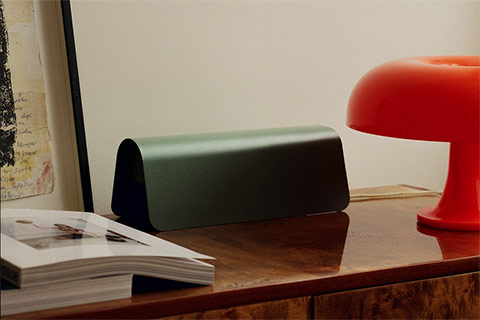 Pedestal Power Shell - Lifestyle