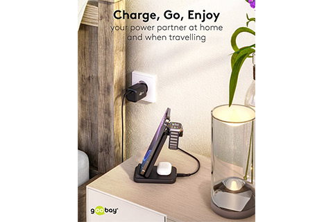 3-in-1 Wireless Qi Charger (USB-C, 15W) - Lifestyle