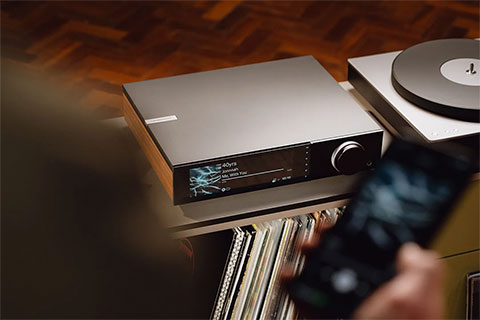 Cambridge Audio EVO 300 stereo streaming amplifier (2x 300W, 8 Ohm) - Lifestyle