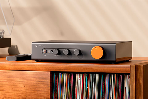 Fosi Audio ZP3 Pre amplifer (3 x RCA, 1 x XLR) - Lifestyle