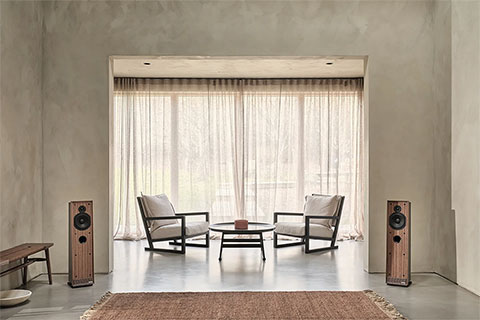 Ruark Audio Talisman-R floor speaker - Walnut - Lifestyle