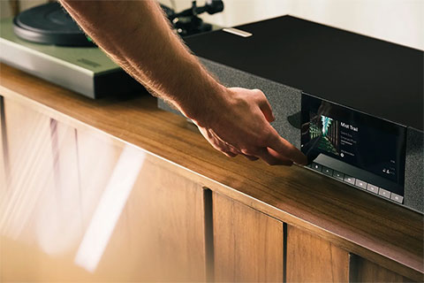 EVO One wireless speaker - Midnight - Lifestyle